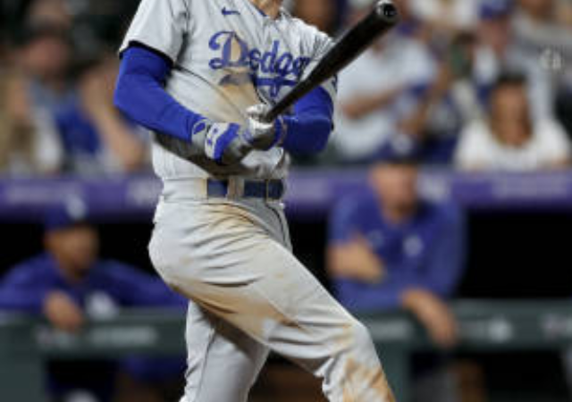 Dodgers fans gave Freddie Freeman a classy standing ovation